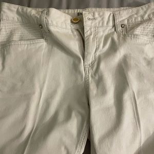 Woman khaki shorts